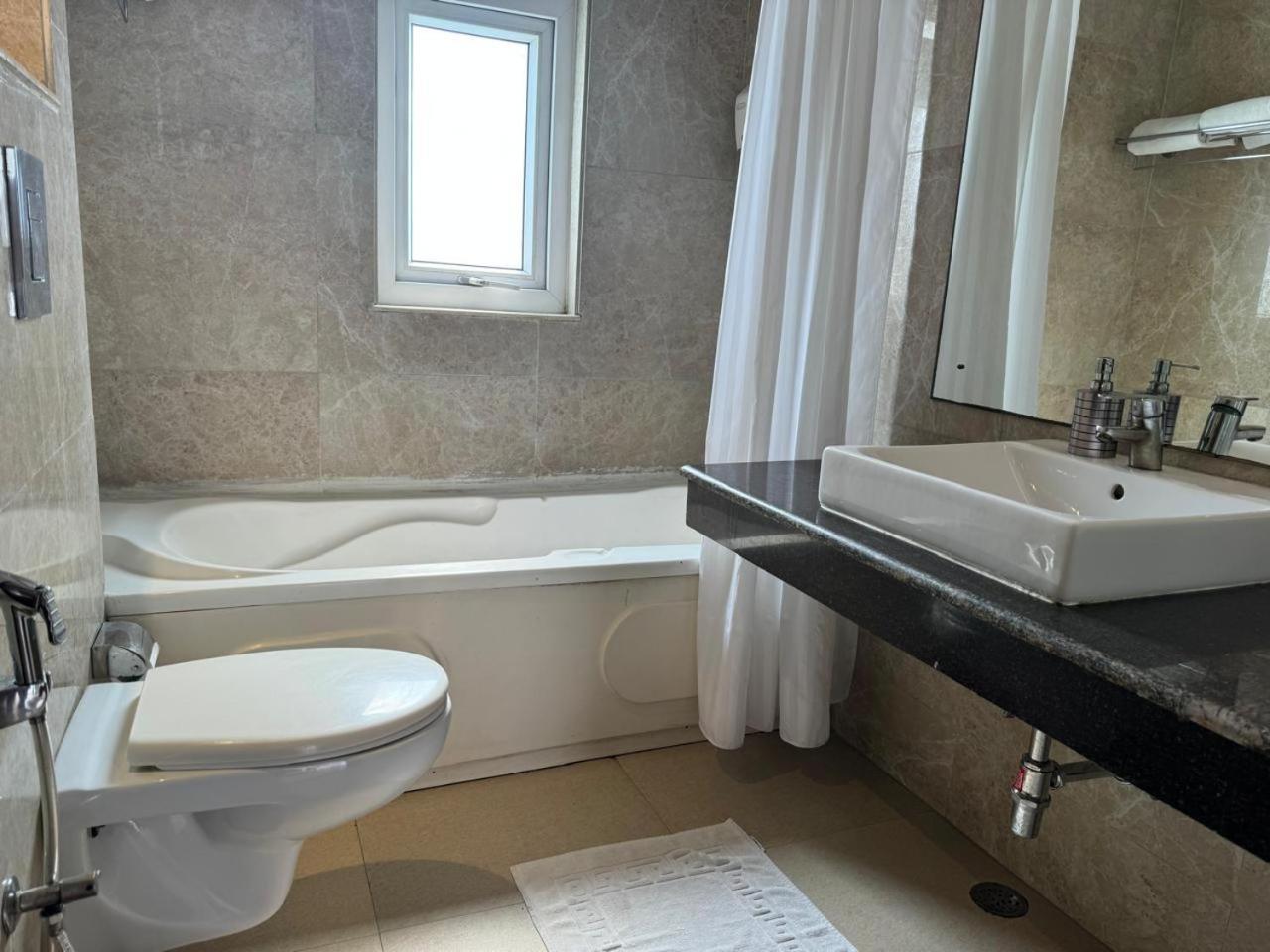 Ahuja Residency Noida Διαμέρισμα Εξωτερικό φωτογραφία